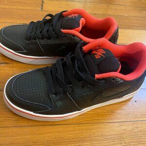 Nike SB Zoom Stefan Janoski – Size 5  Black – Like New Unisex Kids Boys Girls